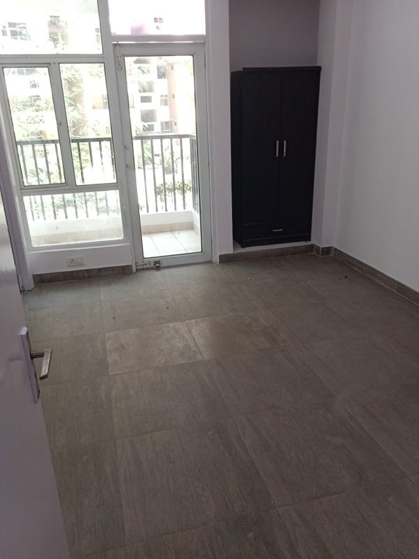 2.5 BHK + Study Room Apartment For Sale in Gaur City 2 - 12th Avenue