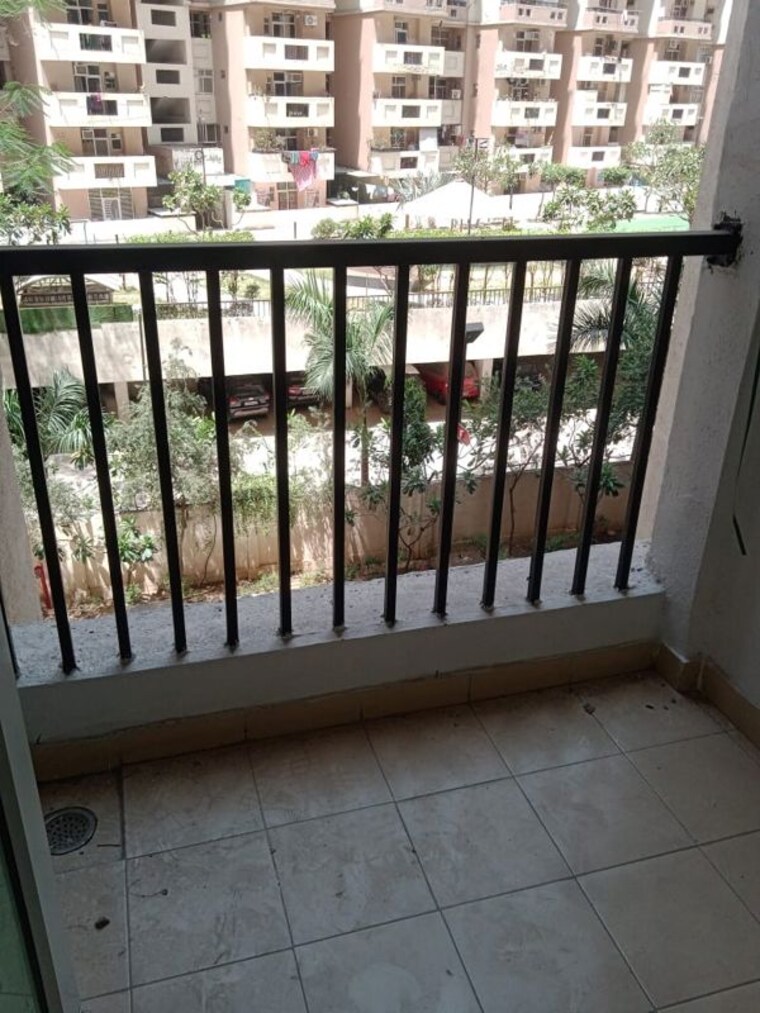 Balcony, gaur-city-2-12th-avenue 2.5 Bedroom 1055 Sq.Ft. Apartment In Sector 16c Greater Noida Greater Noida 10347751