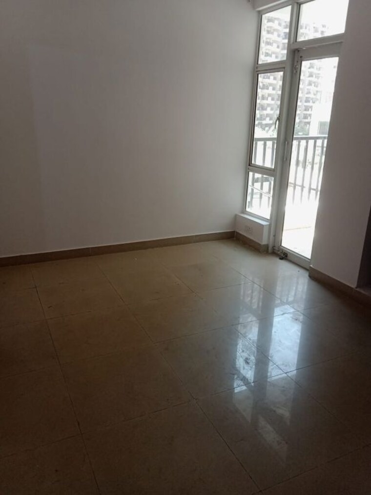 Room, gaur-city-2-12th-avenue 2.5 Bedroom 1055 Sq.Ft. Apartment In Sector 16c Greater Noida Greater Noida 10347751