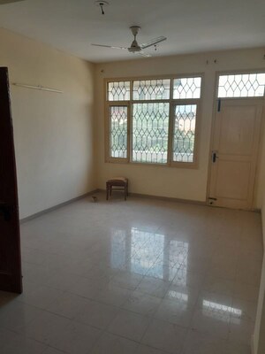Room in 3 BHK Builder Floor at Sushant Lok I – for Sale