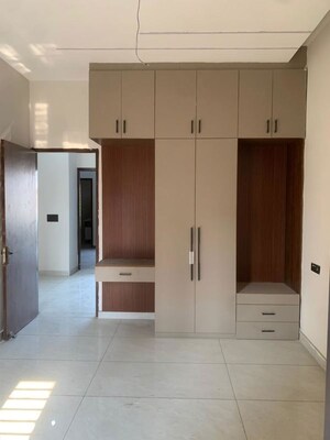 Room in 4 BHK Villa at Nagla Road – for Sale