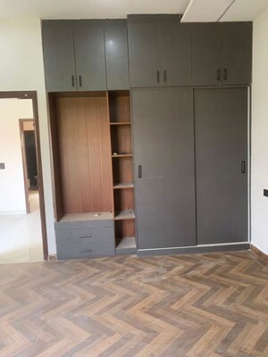 Room in 4 BHK Villa at Nagla Road – for Sale