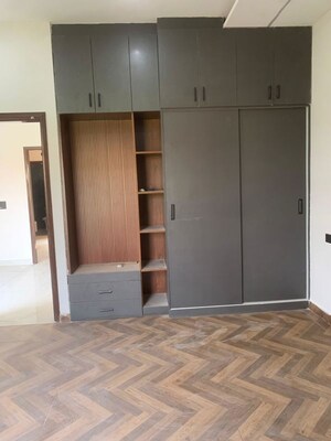 Room in 4 BHK Villa at Nagla Road – for Sale