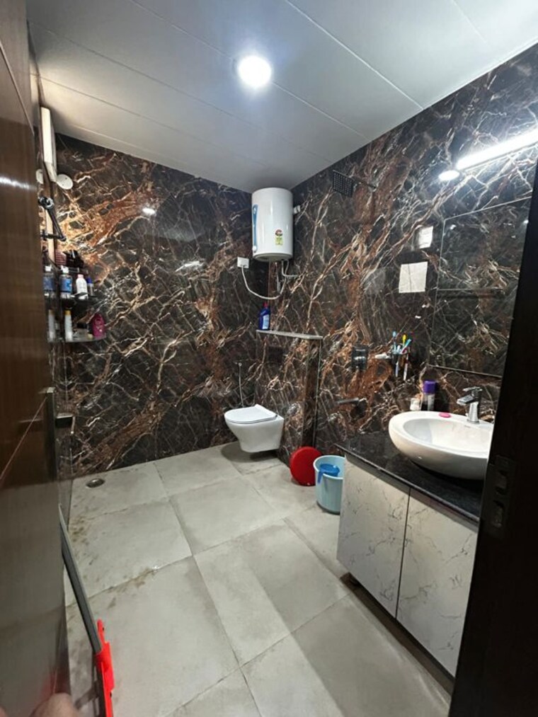 Team Area, freedom fighters enclave 3 Bedroom 1200 Sq.Ft. Builder Floor In Freedom Fighters Enclave Delhi 10347767