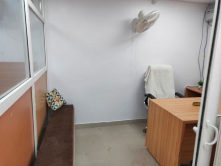 undefined, fraser road area Commercial Office Space 555 Sq.Ft. In Fraser Road Area Patna 10346361