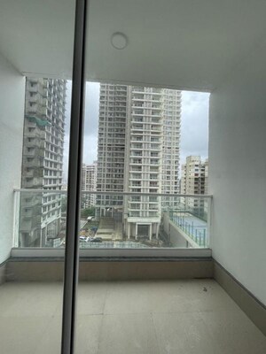 Room in 3 BHK Apartment at Omkar Alta Monte, Malad East – for Rent