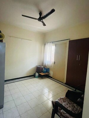 Bedroom in 3 BHK Builder Floor at Vipul World Plots, Sector 48 – for Sale