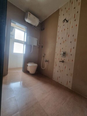 Room in 4 BHK Apartment at Dreams Tower, Kharghar – for Rent