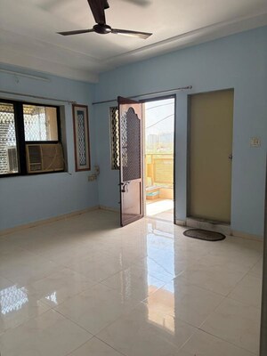 Room in 3 BHK Apartment at Chandkheda – for Rent