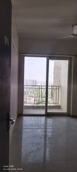 Room in  Apartment at Mahagun Mywoods, Sector 16c Greater Noida – for Rent