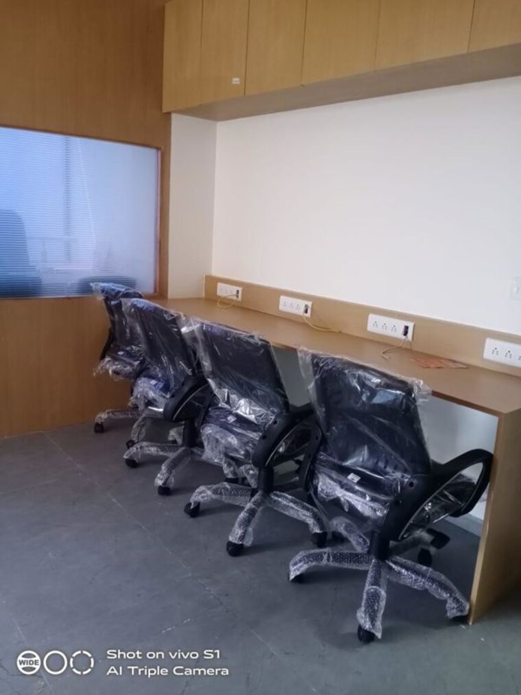  Parking, gota Commercial Office Space 750 Sq.Ft. In Gota Ahmedabad 10347876