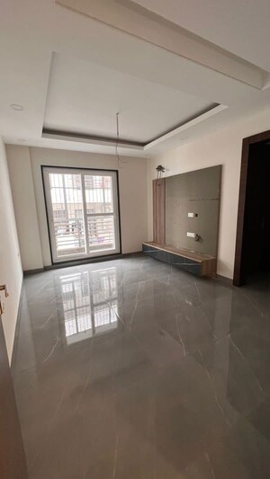 Room in 5 BHK Builder Floor at DLF Imperial Residences, Dlf Phase I – for Sale