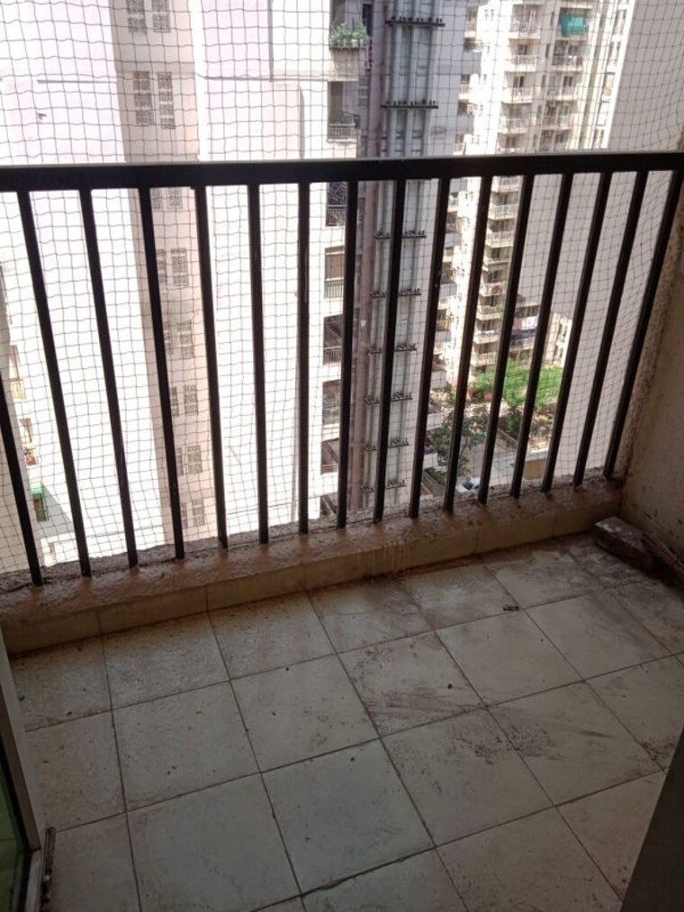 Balcony, gaur-city-2-11th-avenue 2.5 Bedroom 1010 Sq.Ft. Apartment In Sector 16c Greater Noida Greater Noida 10347903