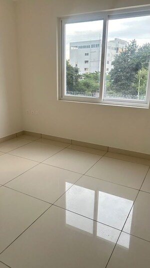Room in 3 BHK Apartment at Brigade Laguna, Hebbal – for Sale