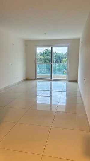 Room in 3 BHK Apartment at Brigade Laguna, Hebbal – for Sale