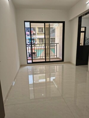 Room in 1 BHK Apartment at Tejas Neelkamal, Derivali – for Sale