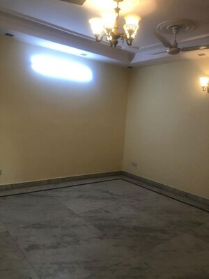 Room in 2 BHK Builder Floor at Lajpat Nagar I – for Rent