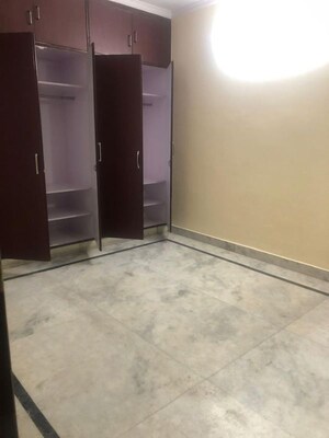 Room in 2 BHK Builder Floor at Lajpat Nagar I – for Rent