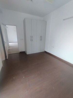 Room in 3 BHK Apartment at Mapsko Mount Ville, Sector 79 – for Rent