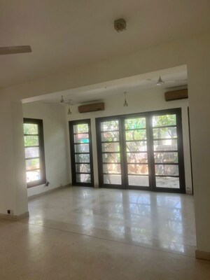 Room in 4 BHK Villa at Vipul Tatvam Villas, Sector 48 – for Rent