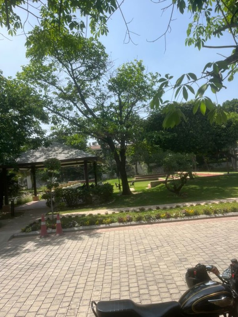 Garden, vipul-tatvam-villas 1.5 Bedroom 3000 Sq.Ft. Villa In Sector 48 Gurgaon 10347908