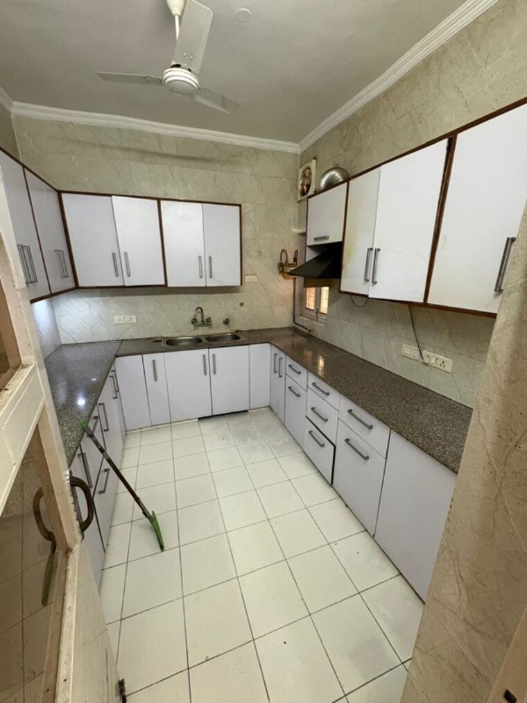 Kitchen, kalkaji 3 Bedroom 1400 Sq.Ft. Builder Floor In Kalkaji Delhi 10347930