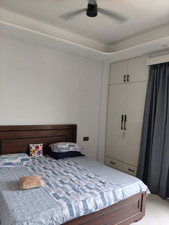 3 BHK + Pooja Room,Servant Room,Study Room,Extra Room Builder Floor For Rent in Sector 9