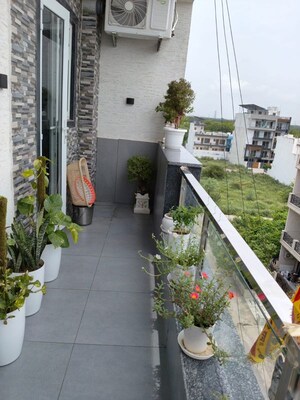 Balcony in 3 BHK Builder Floor at Sector 9 – for Rent