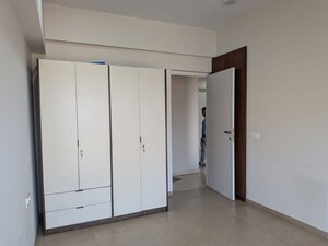 Room in 3 BHK Apartment at Kanakia Silicon Valley, Powai – for Rent