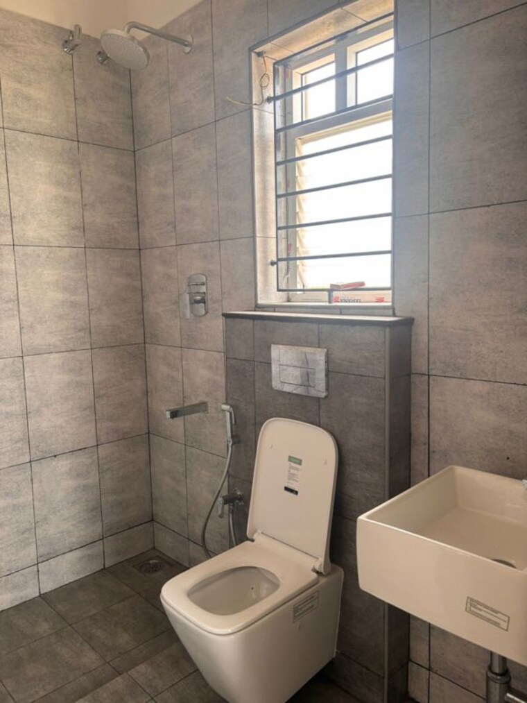 Bathroom, poonamallee 3 Bedroom 1800 Sq.Ft. Villa In Poonamallee Chennai 10347977