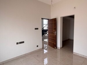 Room in 3 BHK Villa at Poonamallee – for Sale