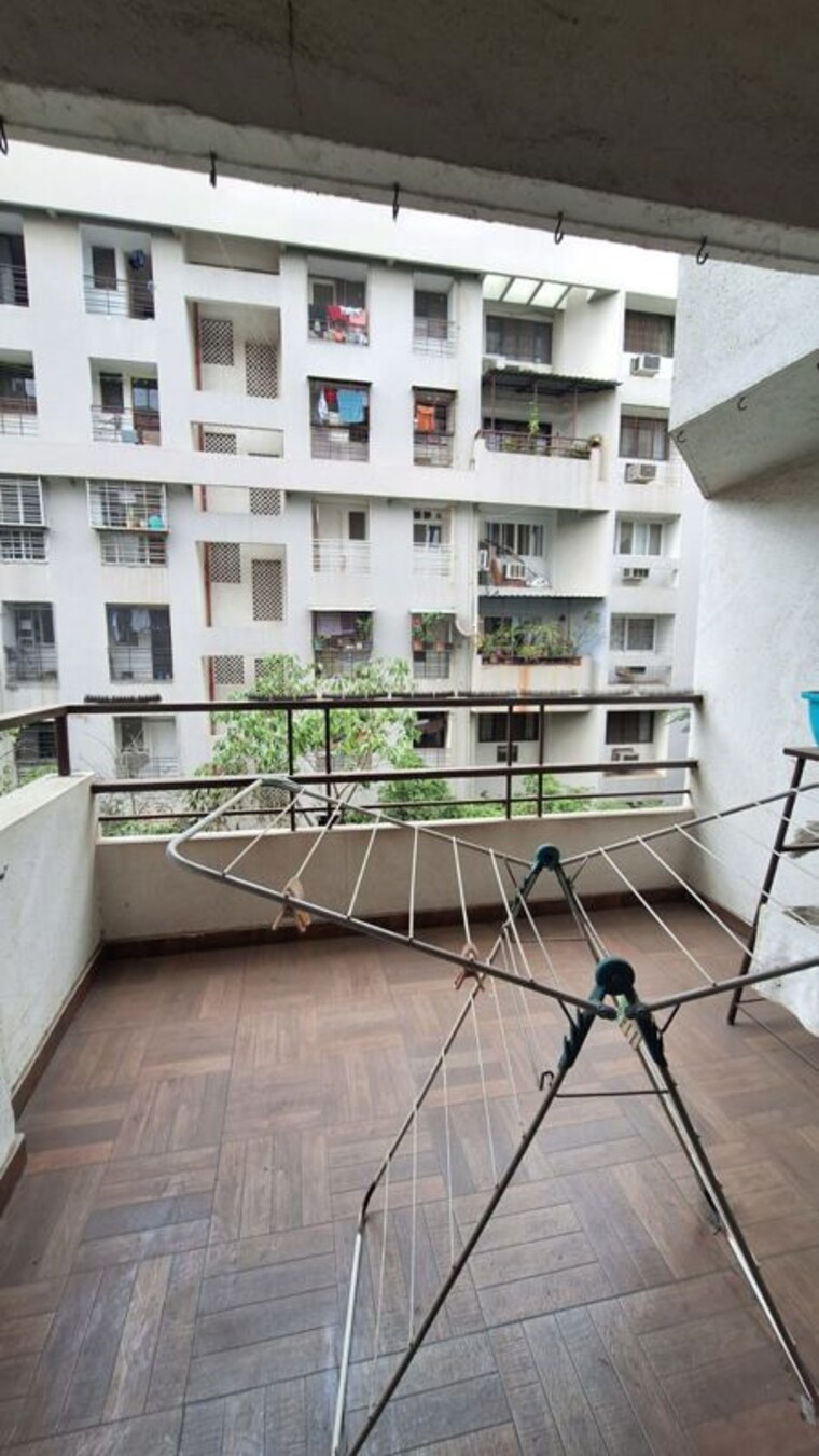 Balcony, landmark-garden 1 Bedroom 950 Sq.Ft. Apartment In Kalyani Nagar Pune 10348016