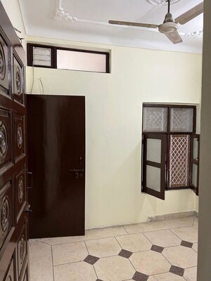 Room in 1 BHK Builder Floor at Palam Vihar Residents Association, Palam Vihar – for Rent