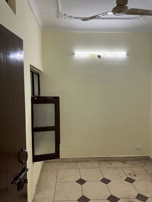 Room in 1 BHK Builder Floor at Palam Vihar Residents Association, Palam Vihar – for Rent