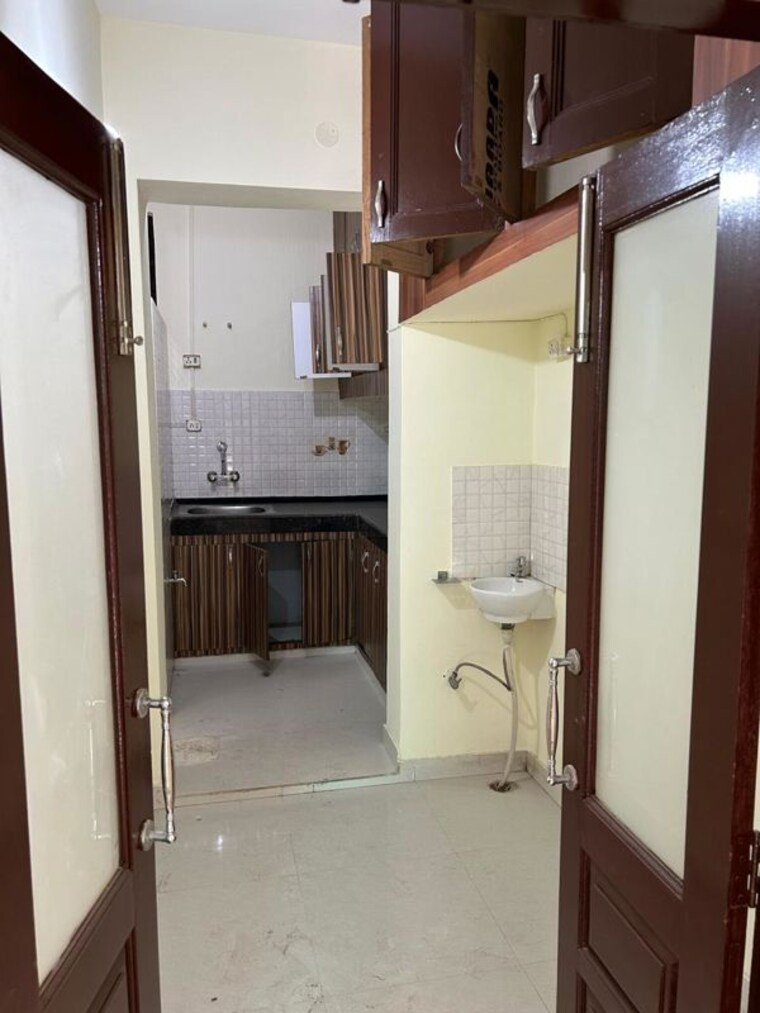 Kitchen, palam-vihar-residents-association 1 Bedroom 575 Sq.Ft. Builder Floor In Palam Vihar Gurgaon 10348019