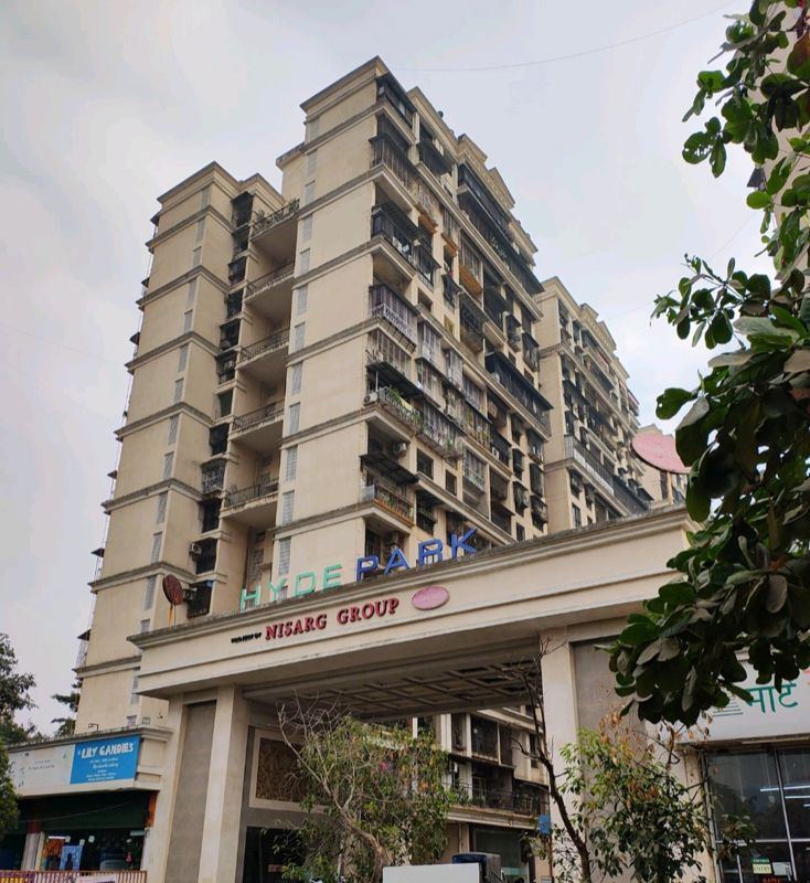 2 BHK 1050 Sq.Ft. Apartment in Hyde Park CHS