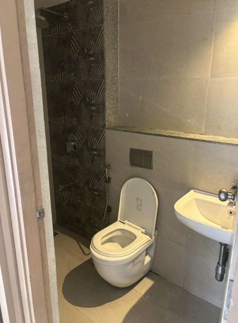 Bathroom, lodha-anjur-upper-thane 2 Bedroom 666 Sq.Ft. Apartment In Anjur Thane 10348033