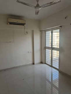 2 BHK Apartment For Rent in Vinode Insignia