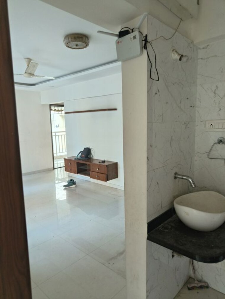 Bathroom, vinode-insignia 2 Bedroom 780 Sq.Ft. Apartment In Wakad Pune 10348037