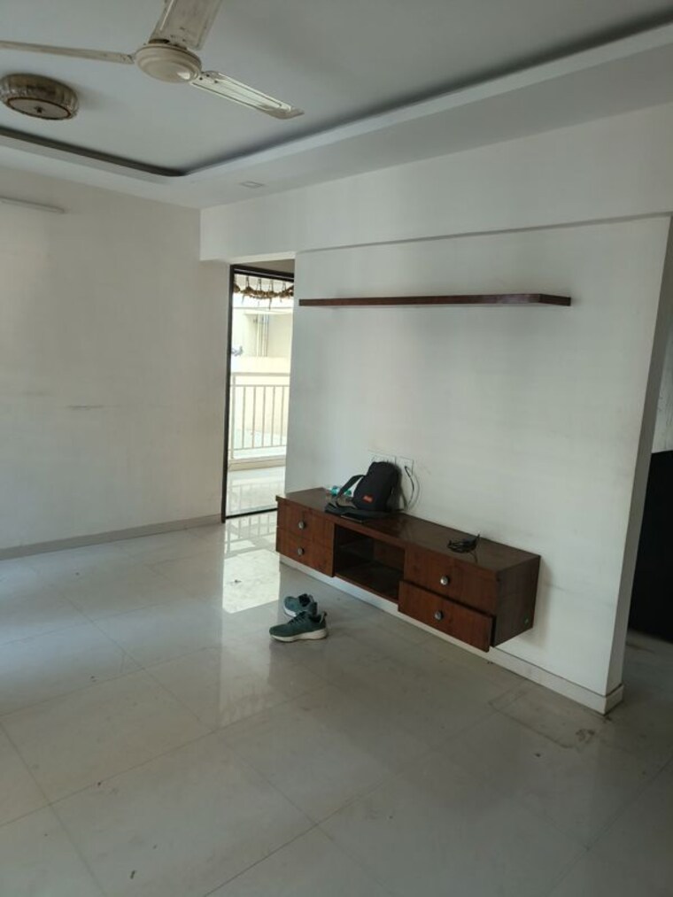 Living Room, vinode-insignia 2 Bedroom 780 Sq.Ft. Apartment In Wakad Pune 10348037