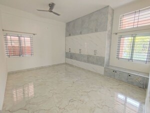 Room in 2 BHK Apartment at Reliable Lake Dew Residency, Haralur Road – for Rent