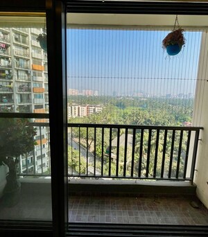 Room in 2 BHK Apartment at Shapoorji Pallonji Joyville, Virar West – for Sale