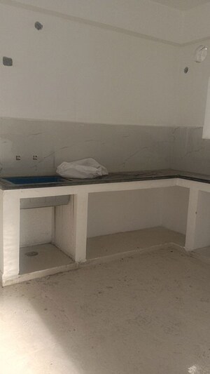 Room in 2 BHK Apartment at Neknampur – for Sale
