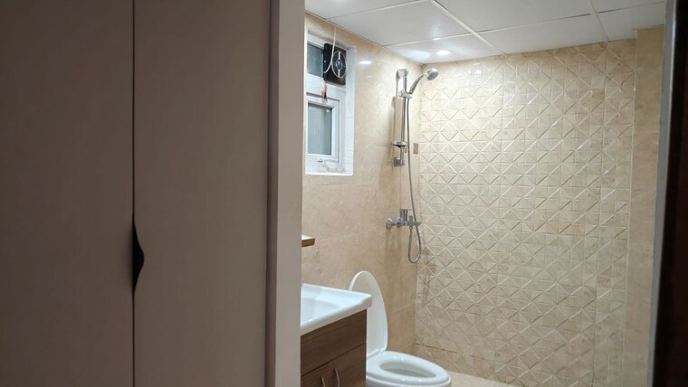 Bathroom, tulip-yellow 3 Bedroom 1704 Sq.Ft. Apartment In Sector 69 Gurgaon 10348097