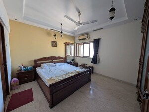 Bedroom in 4 BHK Apartment at Beach Tower, Prabhadevi – for Rent