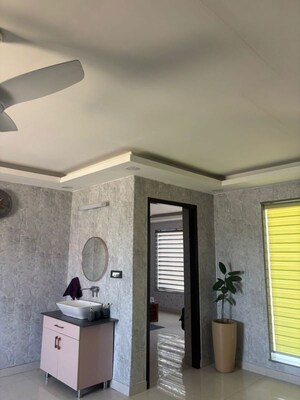 Building Lobby in 3.5 BHK Apartment at Unitech Uniworld Gardens, Sector 47 – for Sale