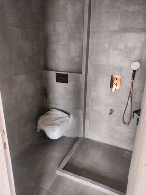 Bathroom in 4 BHK Apartment at Indiabulls Blu, Worli – for Rent