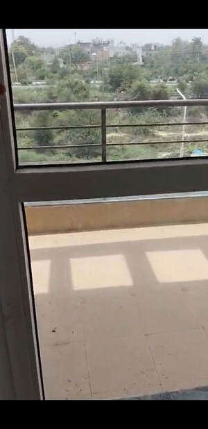 Furnished Amenities in 4 BHK Builder Floor at Bptp Park Floors I, Sector 77 – for Rent
