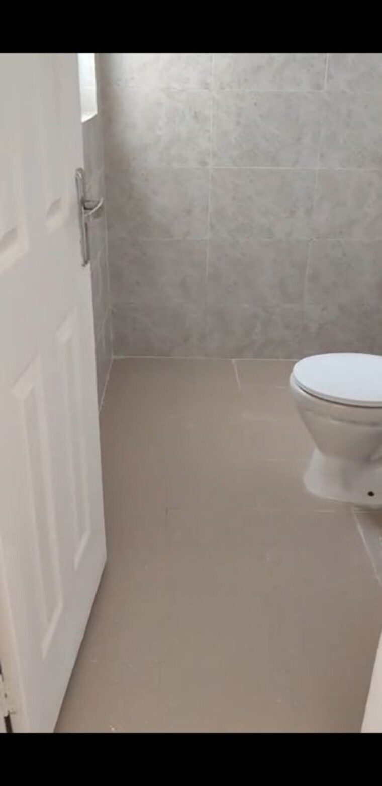 Bathroom, bptp-park-floors-i 4 Bedroom 278 Sq.Yd. Builder Floor In Sector 77 Faridabad 10348136