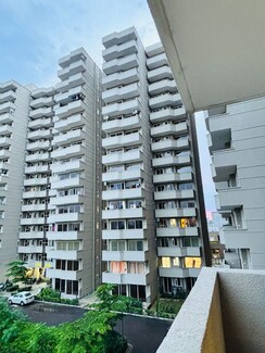 2 BHK Apartment For Sale in Pyramid Pride
